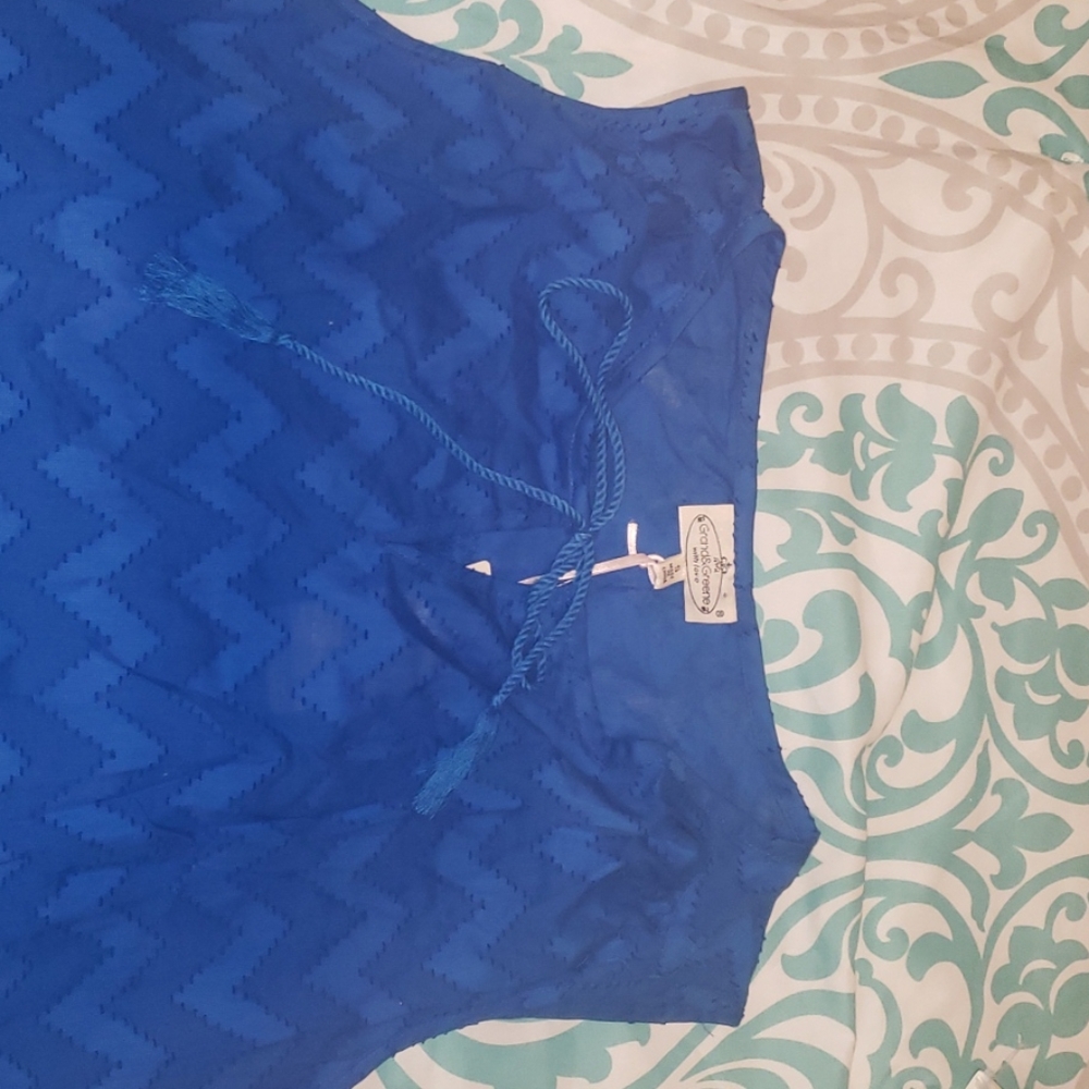 Shirt - Picture 2 of 4